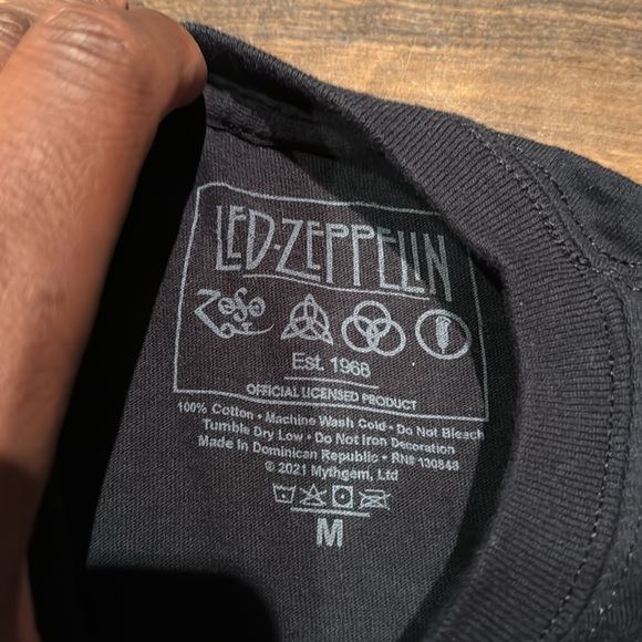 Led zeppelin (band) tee shirt - Picture 3 of 4